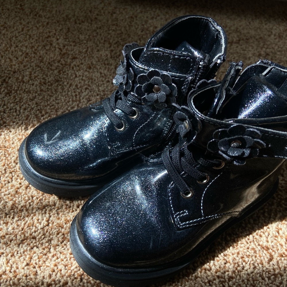Combat boots